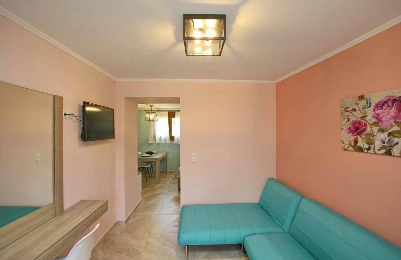 Panos House Apartment Koinira Ngoại thất bức ảnh